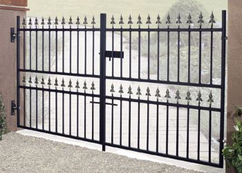 Balmoral Premium Spear Top Low Double Driveway Gate - Steel - Fits Gap 2134 mm x 1168 mm High - Electro Galv./Black Powder Coated