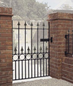 Balmoral Premium Range Spear Top Single Gate - Solid Steel - Fits Gap of 914 mm x 1168 mm High - Primed