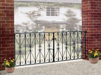 Regent Scroll Double Driveway Gate - Solid Steel - Fits Gap of 2134 mm x 914 mm High - Electro Galvanised/Black Powder Coated