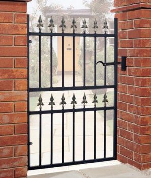 Corfe Premium Range Spear Top Single Gate - Solid Steel - Fits Gap of 991 mm x 1168 mm High - Electro Galv./Black Powder Coated