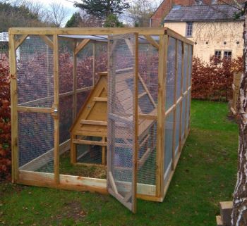 All Cooped Up Poultry/Pet run - 9 foot x 6 foot x 6 foot - flat roof - 3/4" x 3/4" 16 gauge, galvanised wire mesh
