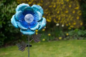 Poppy Garden Ornament with Solar Bulb - Steel - Blue