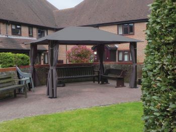 Highfield Gazebo Outdoor Garden BBQ Shelter, Party Tent with Curtains and Apex Canopy - L260 x W360 x H260 cm - Grey 