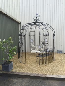 Imperial Trad - 6 Sided & Panels (Inc. ground Spikes) Garden Feature - Solid Steel - L243.8 x W243.8 x H259.1 cm - Black