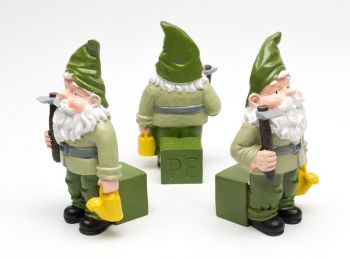 Standing Gnome With Watering Can Plant Pot Feet - Set of 3 - L5 x W5.5 x H12 cm