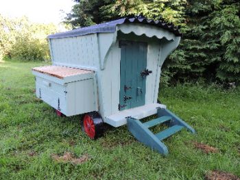 Buttercup Shepherds Hut Gypsy Caravan Chicken House Poultry Coop - For up to 9 Hens