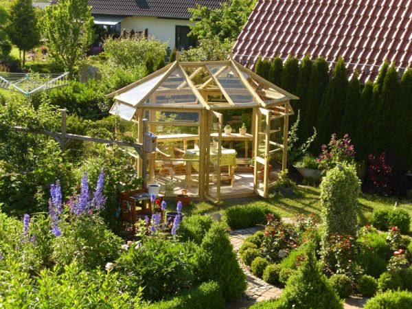 Edwardian Greenhouse (Large) - L365 x W270 x H310 cm