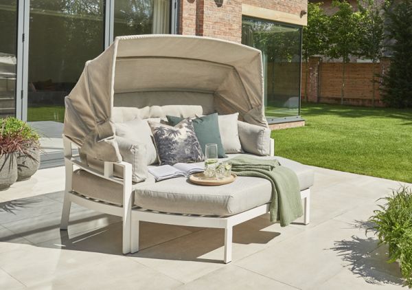 Titchwell Day Bed White
