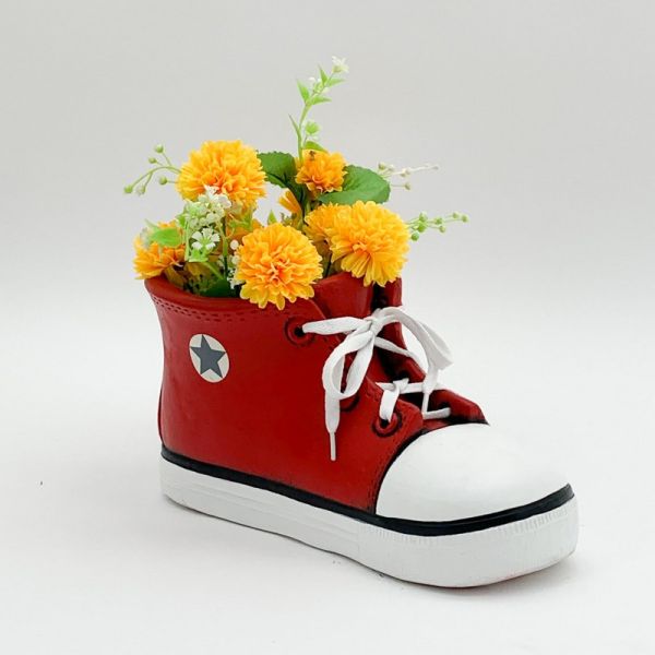 Trainer Planter - L16 x W34 x H17 cm - Red