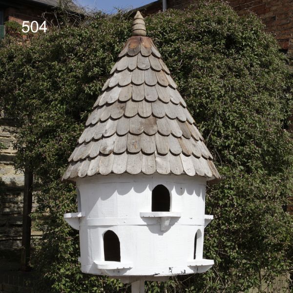Framlingham Traditional English - Large Round Birdhouse (Small hole)