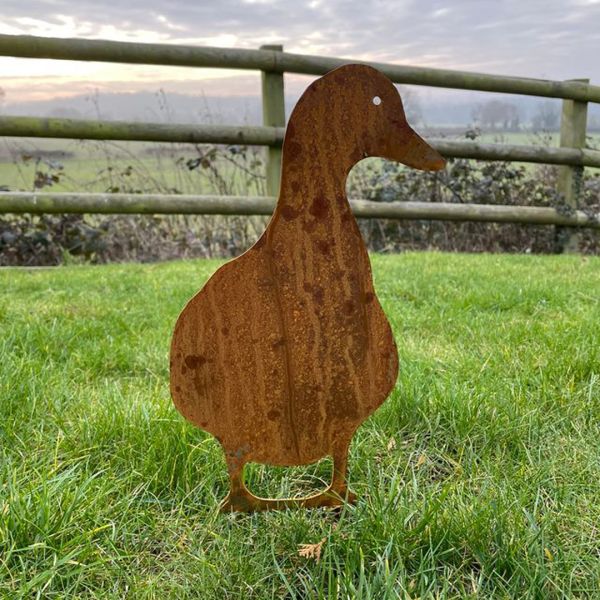 Duck Facing on Stake - Hand Made By Traditional Forge, Steel Garden Ornament - Steel - W17.8 x H30 cm - Bare Metal/Ready to Rust