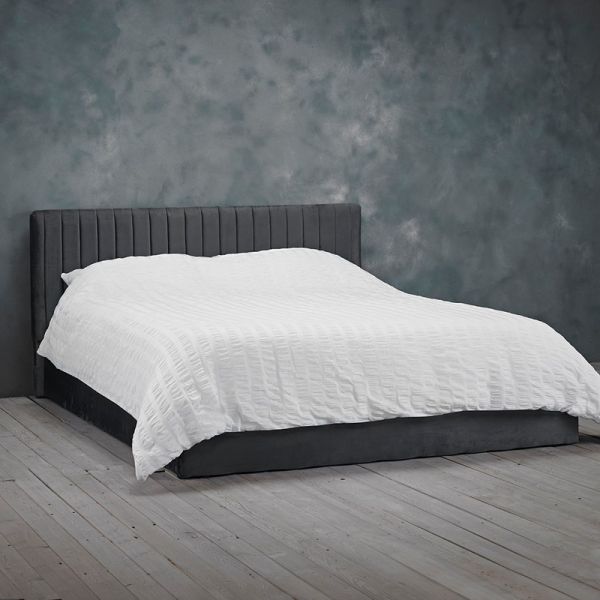 Berlin Double Bed - Velvet - L200 x W152 x H87 cm - Silver