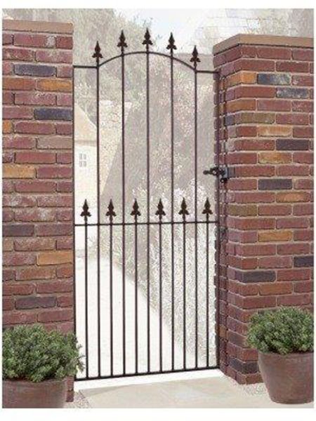 Saxon Spear Top Tall Bow Top Single Gate - Solid Steel - Fits Gap of 1220 mm x 1990 mm High - Electro Galv./Black Powder Coated