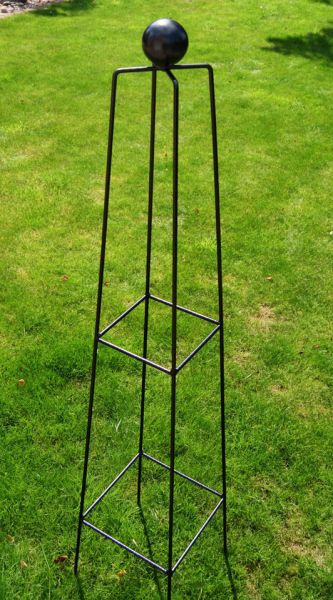 Classic 4Ft Obelisk Bare Metal/Ready to Rust - Steel - L33 x W33 x H121.9 cm