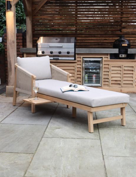 Roma Sun Lounger with Pullout Side Tray & Beige Coloured Back and Seat Cushion - Acacia Hardwood - L68 x W194 x H69 cm - Light Teak