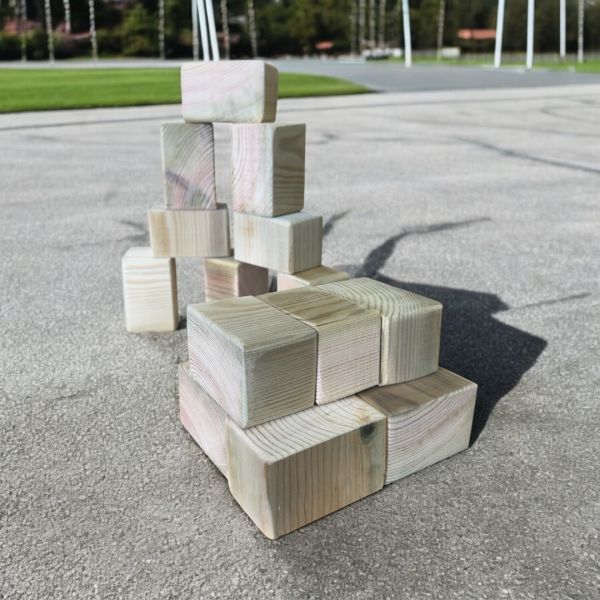 50x Small Regal Play Brick Blocks for Indoor and Outdoor Use - L7.5 x W4.5 x H4.5 cm